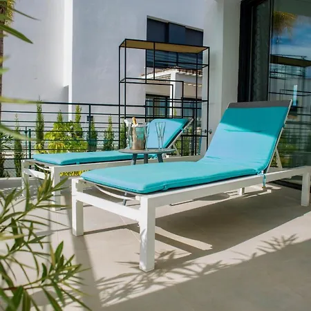 Luxury Chelsea For Golf & Relax In Location Villa