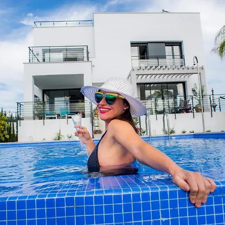 Luxury Chelsea For Golf & Relax In Location